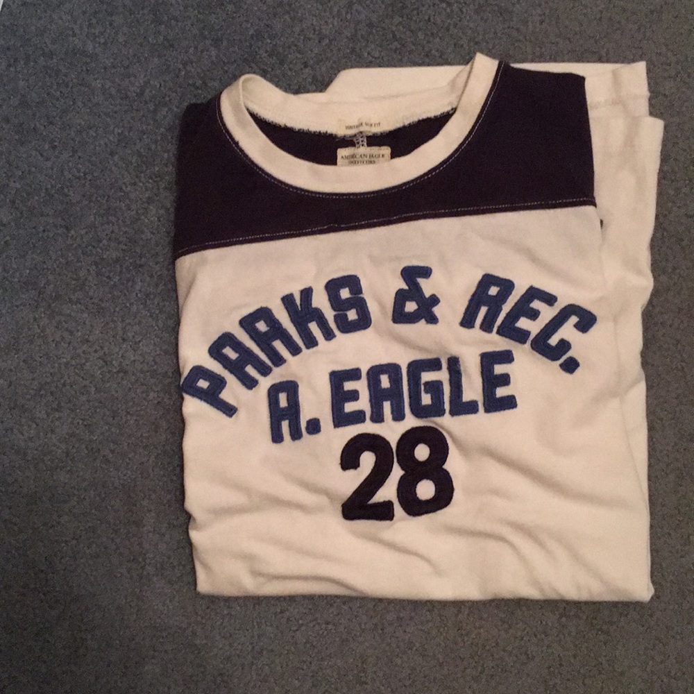 American Eagle medium weight short sleeve shirt